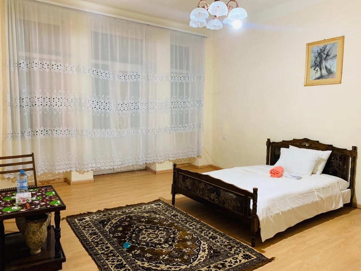 Infinity Hostel & Tour Yerevan Exterior photo