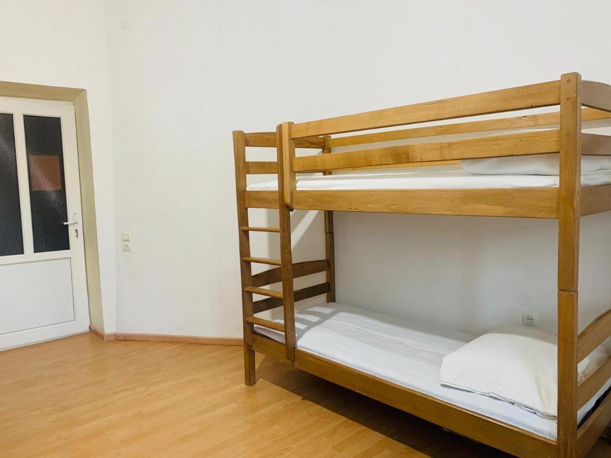 Infinity Hostel & Tour Yerevan Exterior photo
