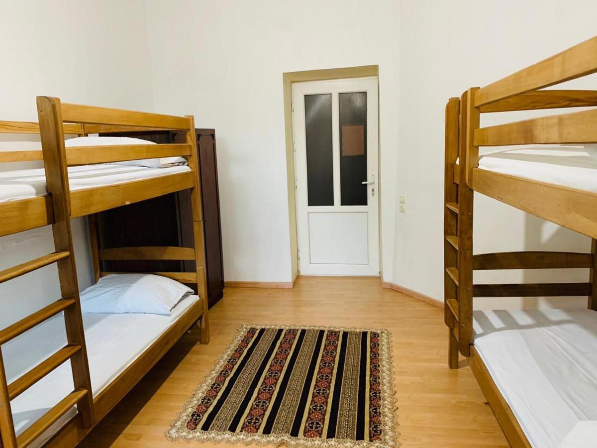 Infinity Hostel & Tour Yerevan Exterior photo