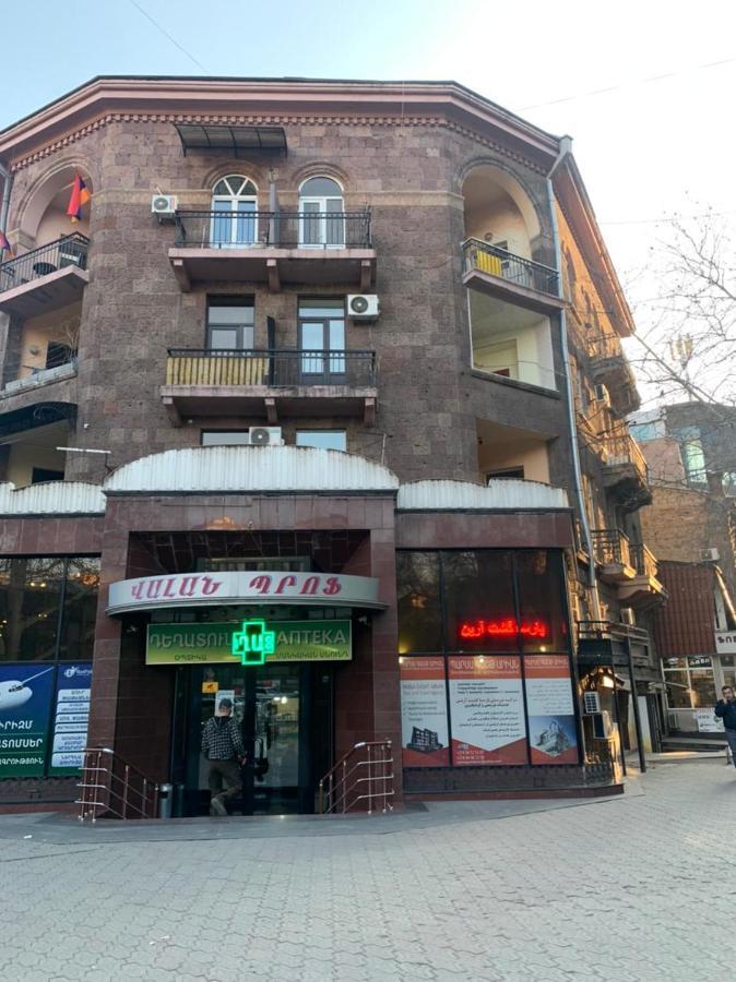 Infinity Hostel & Tour Yerevan Exterior photo
