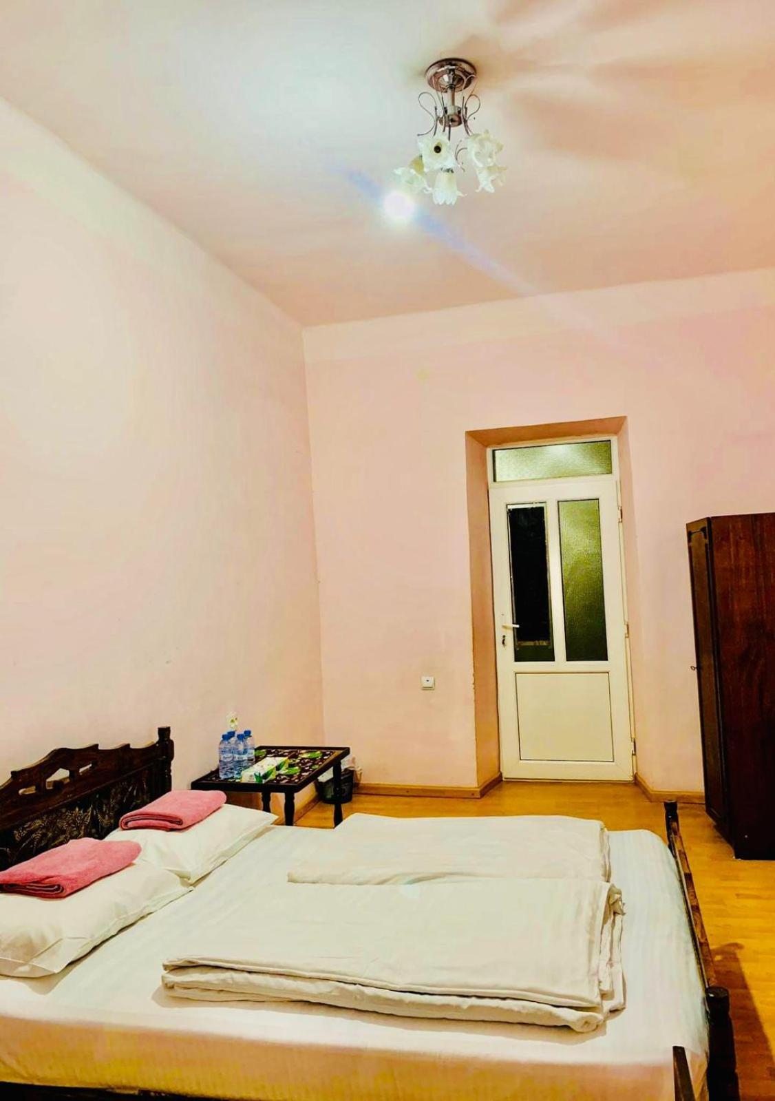 Infinity Hostel & Tour Yerevan Exterior photo