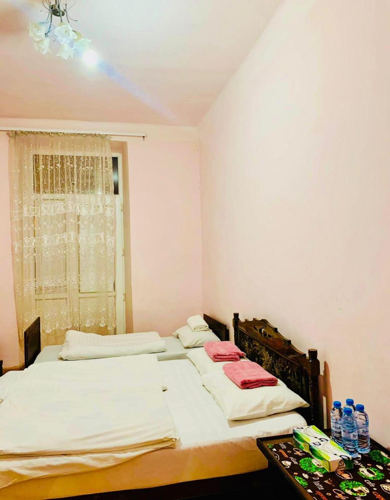 Infinity Hostel & Tour Yerevan Exterior photo